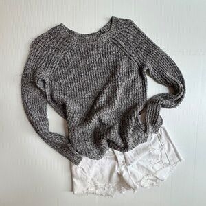 Girls Black and White Long-sleeve Sweater (8/10)